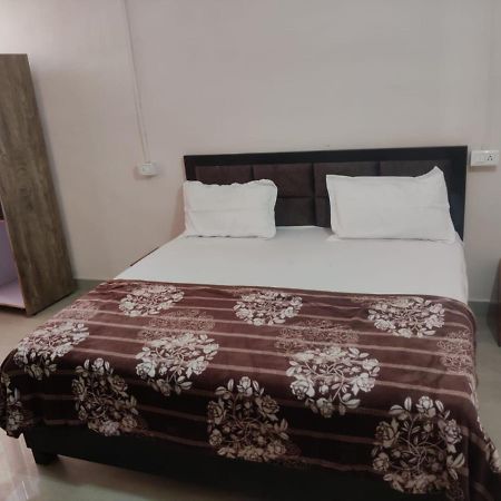 Apna Guest House Dehradun Extérieur photo