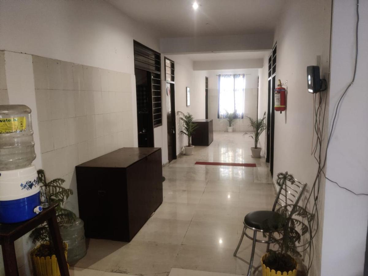 Apna Guest House Dehradun Extérieur photo