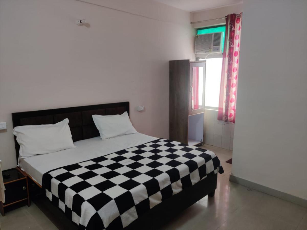 Apna Guest House Dehradun Extérieur photo