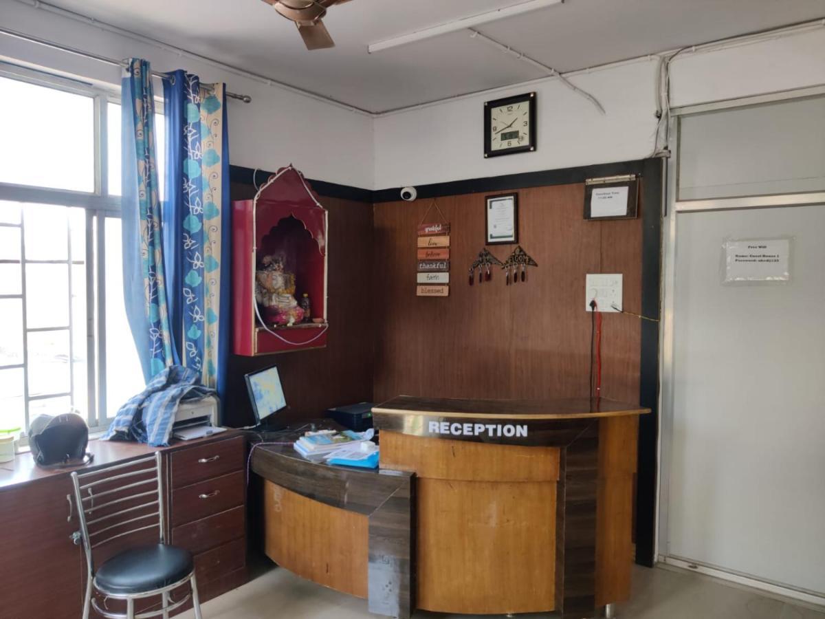 Apna Guest House Dehradun Extérieur photo