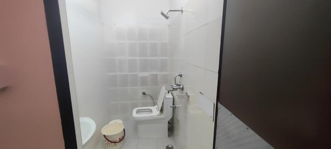 Apna Guest House Dehradun Extérieur photo