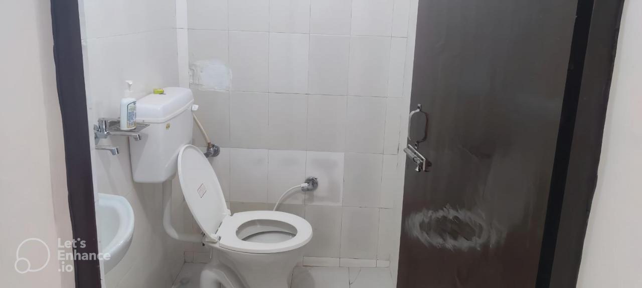 Apna Guest House Dehradun Extérieur photo